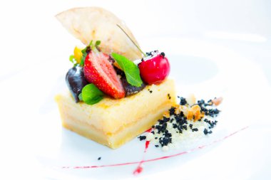 Ev yapımı meyveli tart, taze turta.