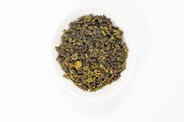 beyaz zemin üzerine yeşil çay 