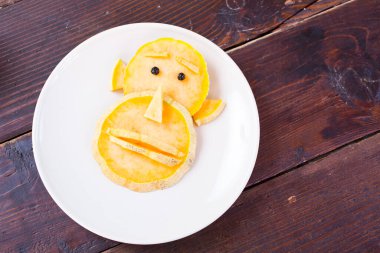 Çocuklar için sağlıklı ve eğlenceli yemekler, kavun maymunu.