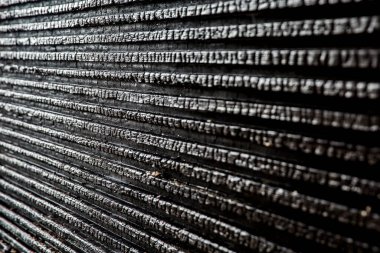 Siyah yanmış ahşap doku. Seçici odak