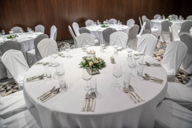 Çiçekli bir düğün için güzel bir süs.