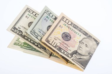 Beyaz arka planda Amerikan doları