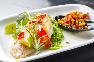 biberiye ve baharatlı fırında balık 