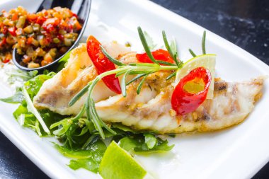 biberiye ve baharatlı fırında balık 