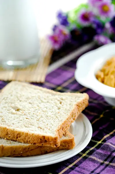 Whole Grain Cereals Fresh Milk Toast Bread Breakfast Table — Fotografia de Stock