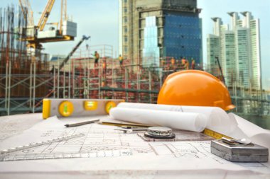 Mimari planlar ve inşaat araçları
