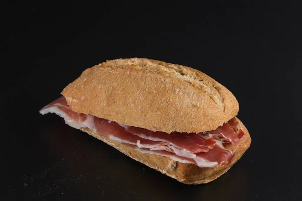 Stillleben Eines Schinken Sandwich Isoliert Auf Absolut Schwarz Die Verbesserung — Stockfoto