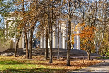 Park adını Taras Grigorievich Shevchenko 'dan almıştır, Dnepr şehri, Ukrayna