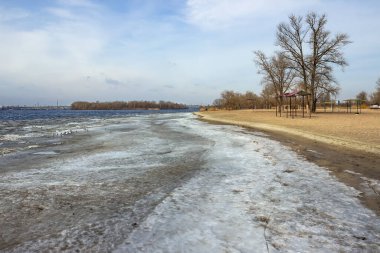 Dinyeper genişliği, Vorontsov plajı, Vorontsov parkı, Dinyeper şehri, Ukrayna