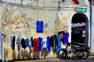 Penang - Malezya 'da elbise asmak