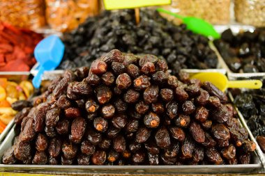 Meksika 'da bir sokak pazarında kurumuş incir yığını..