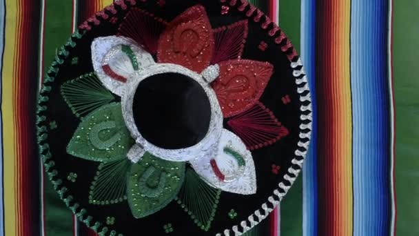 Cappello Mariachi Con Colori Della Bandiera Messicana Che Gira Serape — Video Stock
