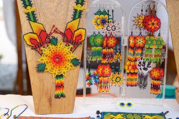 Accesorios Fabricados Con Chaquira Multicolor Artesanías Mexicanas Hechas Con Piedras — Foto de Stock