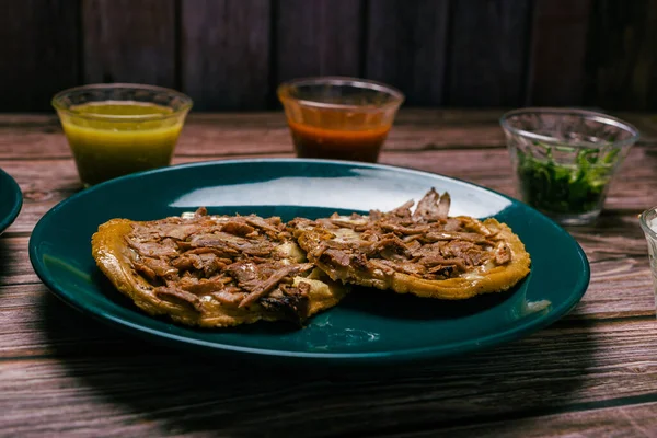 Sope Pocho Typisch Mexikanisches Essen Serviert Mit Gewürzen Auf Einem — Stockfoto