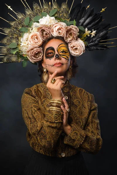 Retrato Una Mujer Con Maquillaje Cráneo Azúcar Día Los Muertos — Foto de Stock