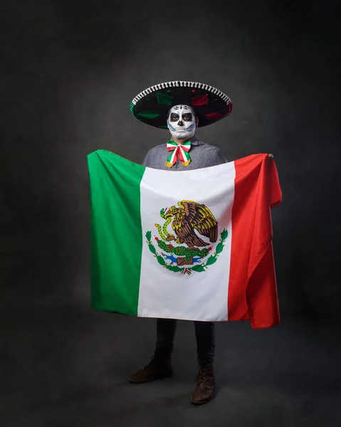 Retrato Catrin Usando Chapéu Charro Mostrando Bandeira Mexicana Dia Dos — Fotografia de Stock