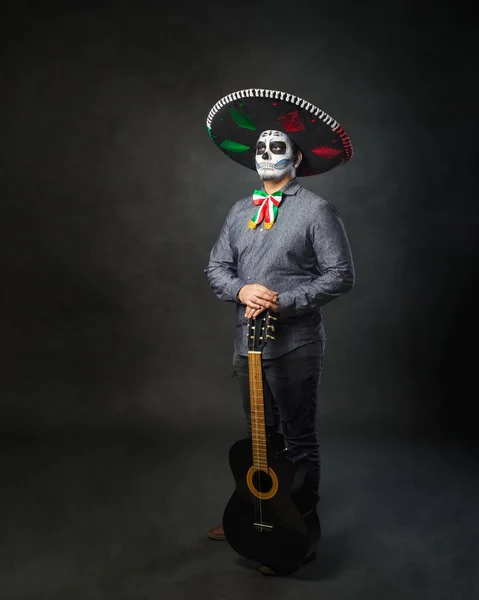 Портрет Катрин Шляпе Мариачи Гитаре День Мёртвых Типичный Мексиканский Символ — стоковое фото