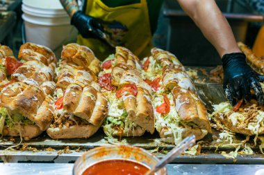 Guadalajara, Meksika 'da sandviç standı. Fast food standı.