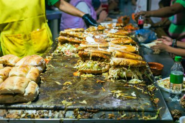 Guadalajara, Meksika 'da sandviç standı. Fast food standı.