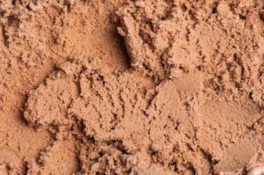 Kremalı, desenli çikolatalı dondurmanın yakın çekim görüntüsü.