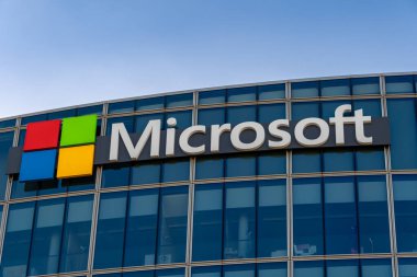 Issy-les-Moulineaux, Fransa - 6 Şubat 2023: Microsoft 'un Fransız karargahını imzalayın.