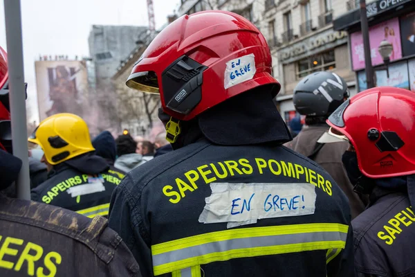 Paris França Março 2023 Bombeiros Franceses Greve Equipamentos Fogo Vistos — Fotografia de Stock
