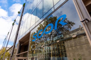 Paris, Fransa - 6 Kasım 2023: Scor Merkezi Cephesi, Kleber Bulvarı, Fransa. Scor dünyanın önde gelen sigorta şirketlerinden biridir.