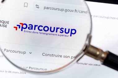 Clamart, Fransa - 6 Kasım 2024: Fransız hükümetinin 