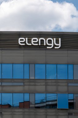 Bois-Colombes, Fransa - 20 Mayıs 2025: Elengy karargahı cephesi. Elengy, Fransız LNG terminallerini işleten NaTran 'ın (eski adıyla GRTgaz) bir yan kuruluşudur.