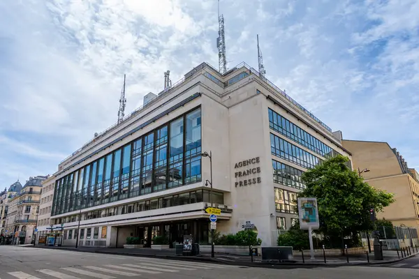 Paris, Fransa - 29 Mayıs 2025: Agence France-Presse (AFP) karargahının dış görünümü. Agence France-Presse, Fransız uluslararası genel ilgi ve multimedya haber ajansı.