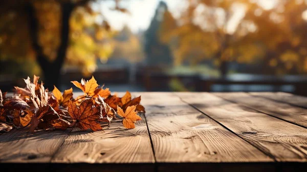 Jesienna Granica Jabłek Dyni Opadłych Liści Starym Drewnianym Stole Halloween — Zdjęcie stockowe