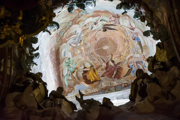 1730 톨레도 대성당 안에서 만들어 반대편에 타베르나 밝히기 나테의 — 스톡 사진