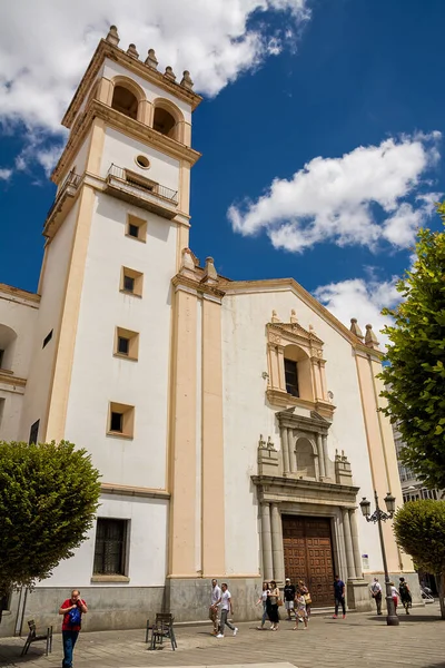 バダホス スペイン 2022年6月24日 バダホスの中心部にある聖ヨハネ教区教会 — ストック写真