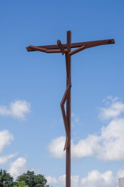 Fatima Mabedi 'nin meydanında haç (Portekiz))