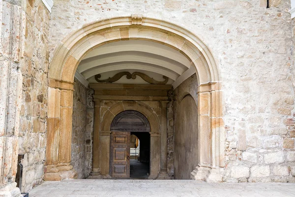 ポルトガルのフロール ローザ2022年6月24日ポルトガルのフロール ローザにあるクレート城の入り口 — ストック写真