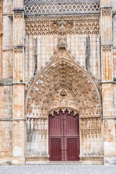 葡萄牙Batalha主教座堂入口的详细情况 — 图库照片