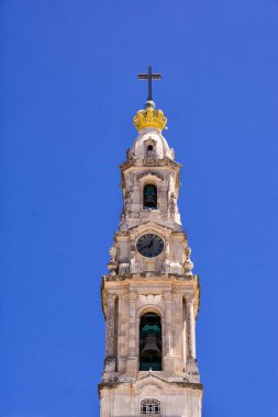 Fatima 'daki Meryem Ana Bazilikasının çan kulesi (Portekiz))