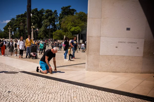 Fatima Portugal June 20202 Faithful Advancing Knees Square Sanctuary Fatima — Stock Photo, Image