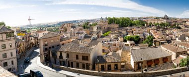 Plasencia, İspanya - 21 Haziran 2022: Toledo şehrinin panoramik çekimi (İspanya)