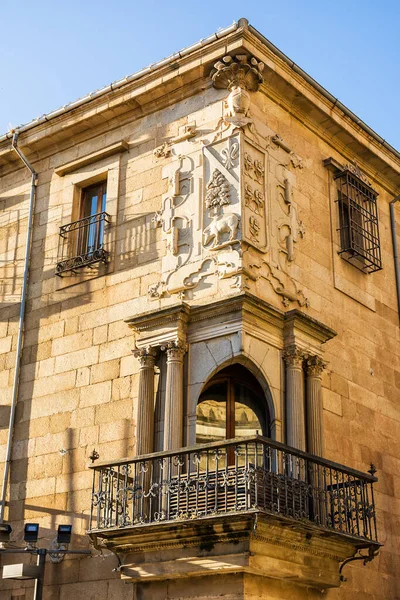 Λεπτομέρεια Γωνίας Κτιρίου Στο Ιστορικό Κέντρο Της Plasencia Ισπανία Λεπτομέρεια — Φωτογραφία Αρχείου