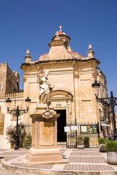 Rabat, Malta - 20 Haziran 2023: Rabat, Malta 'nın merkezinde San Cataldo Kilisesi