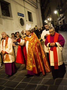 Chieti, İtalya - 29 Mart 2024: Chieti Piskoposu Chieti 'deki Kutsal Cuma geçit töreni sırasında