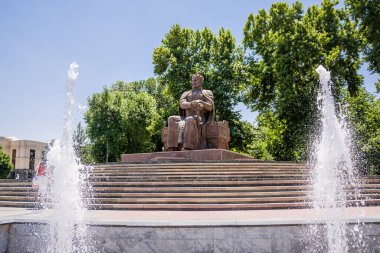 Özbekistan Semerkant 'ın merkezinde Tamerlane Heykeli
