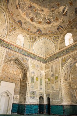 Özbekistan, Shakhrisabz 'daki Kok-Gumbaz Camii' nin içi. Dünya mirası olan Shakhrisyabz 'ın tarihi merkezinin bir parçası..