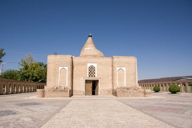Özbekistan 'ın Bukhara şehrindeki Chashma Ayub Anıt Mezarlığı' nda, kuyusundan gelen suyun sağlıklı olduğu kabul edilir.
