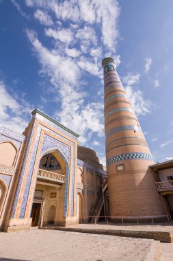 Özbekistan 'ın antik Khiva şehrinde güzel Khoja Minaresi