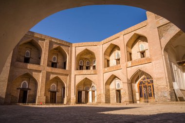 Özbekistan, Khiva 'da bir medresenin iç avlusu