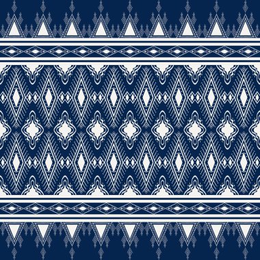 Mavi ve beyaz geometrik soyut etnik desenler kusursuz arkaplan nakışı. Kabile Navajo geleneksel baskı sanatı Aztek. Duvar kağıdı, doku, tekstil, kumaş, giysi, ambalaj, batik, sarong için tasarım.