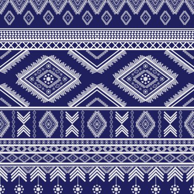 Yerli soyut Asya Etnik modeli. Yerli kabile süsü kusursuz. Yeşil arka planda Aztek geometrik navajo nakışı. Arkaplan, giysi, tekstil, duvar kağıdı, ambalaj için tasarım