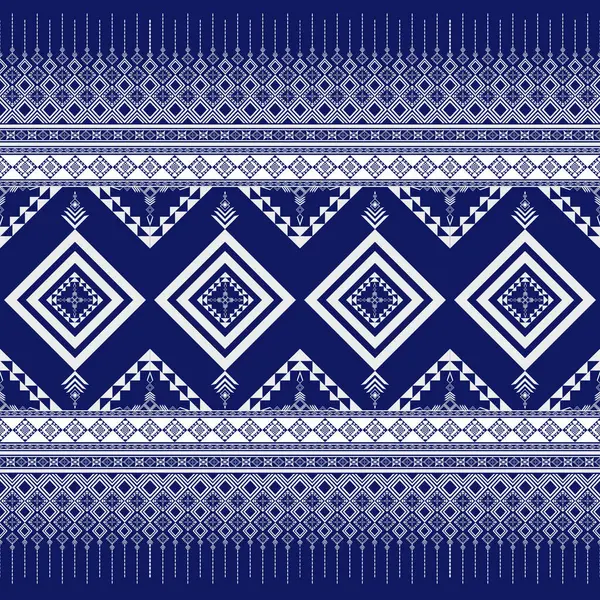 Klasik beyaz ve mavi Geometrik Soyut etnik model, mavi arka planda geleneksel. Aztek hattı kabilesinin kusursuz süsü. Sınır dekorasyonu. Duvar kağıdı, tekstil, kumaş, giysi, batik, halı, Sarong için tasarım